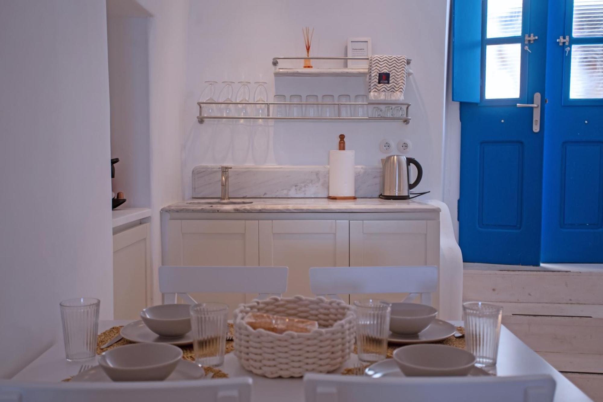 Thalassophile Deep Blue, Little Venice * Mykonos Town